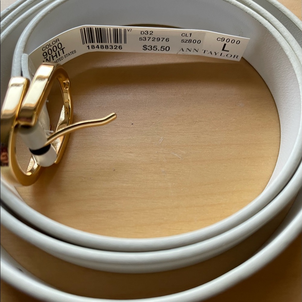 NWT ANN TAYLOR WHITE BELT WITH GOLD DETAIL